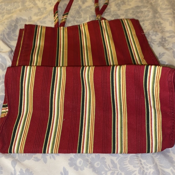 Longaberger Holiday Embroidered & Lined Gift Bag Front Pocket- 7-3/4”x4-1/2”x9” - Picture 10 of 11